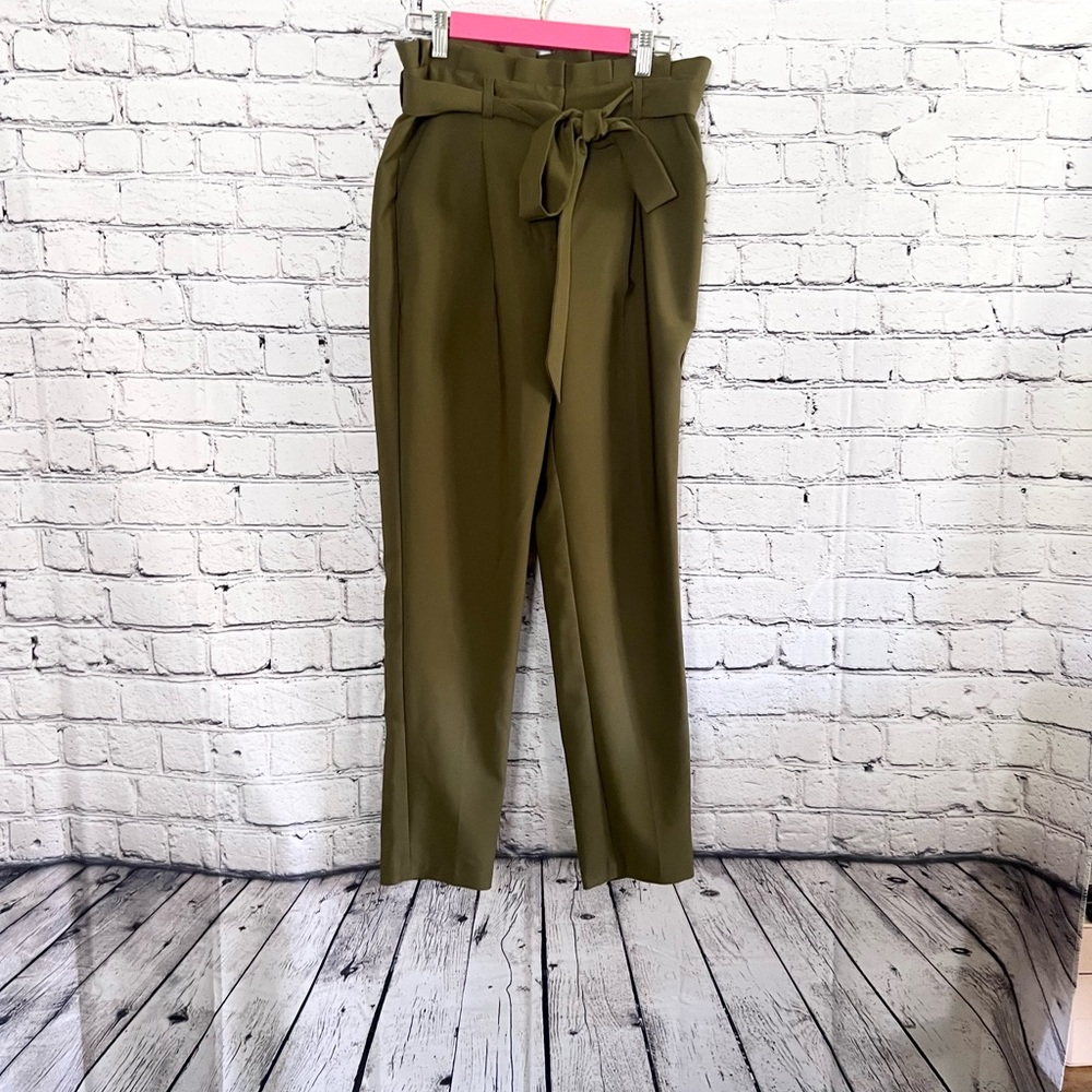 STORY ON. Green pants size S